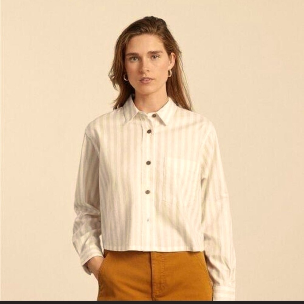 Everlane Way-Short button Shirt Silky Cotton white beige classic spring boho